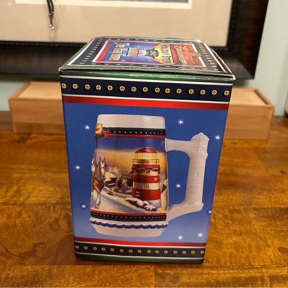 2002 Budweiser Guiding the Way Home Holiday Stein - Picture 2 of 10